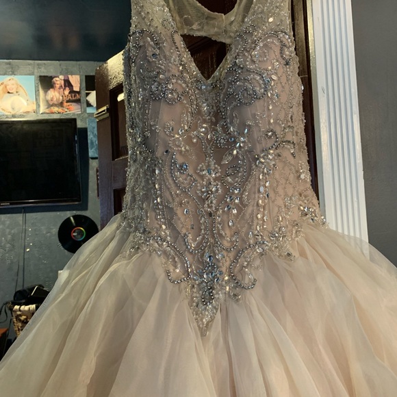 Quinceanera dress, some jewels are missing, Champagne colored - Picture 1 of 8